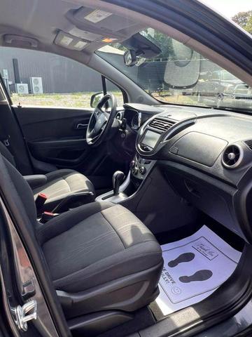 Photo of 2016 Cyber Gray Metallic Chevrolet Trax