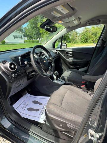 Photo of 2016 Cyber Gray Metallic Chevrolet Trax