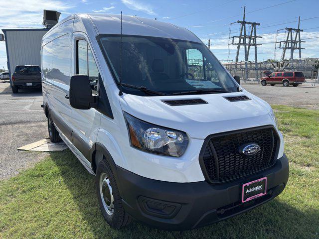Photo of 2025 Oxford White Ford Transit-250
