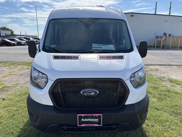 Photo of 2025 Oxford White Ford Transit-250