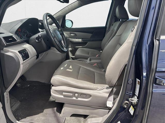 Photo of 2016 Obsidian Blue Pearl Honda Odyssey
