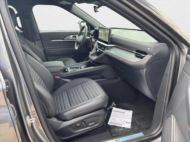Photo of 2025 Carbonized Gray Metallic Ford Explorer