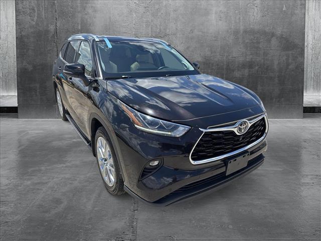 Photo of 2020 Opulent Amber Toyota Highlander