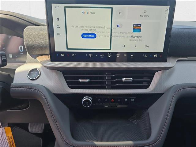 Photo of 2025 Space White Metallic Ford Explorer