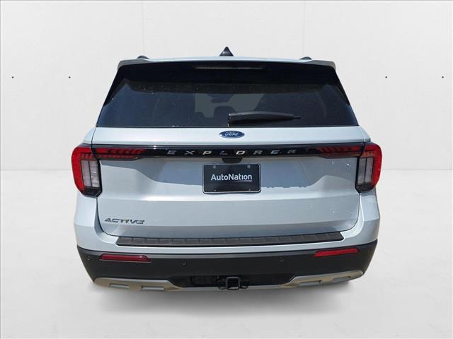 Photo of 2025 Space White Metallic Ford Explorer