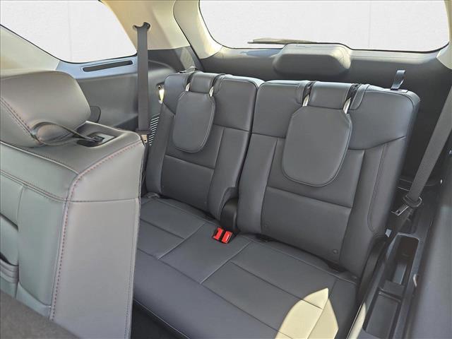 Photo of 2025 Space White Metallic Ford Explorer