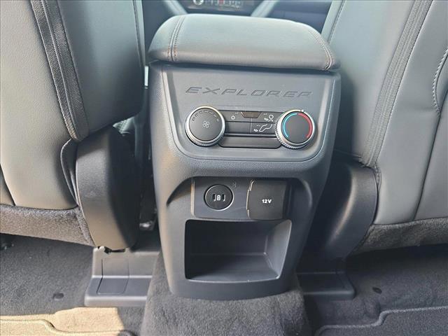 Photo of 2025 Space White Metallic Ford Explorer