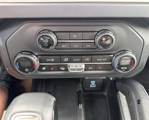 Photo of 2025 Oxford White Ford Bronco
