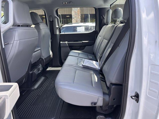 Photo of 2025 Oxford White Ford F-350