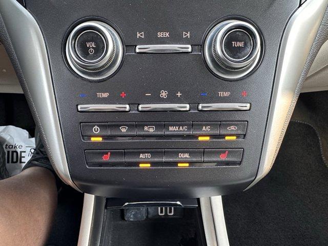 Photo of 2019 White Platinum Tri-Coat Metallic Lincoln MKC