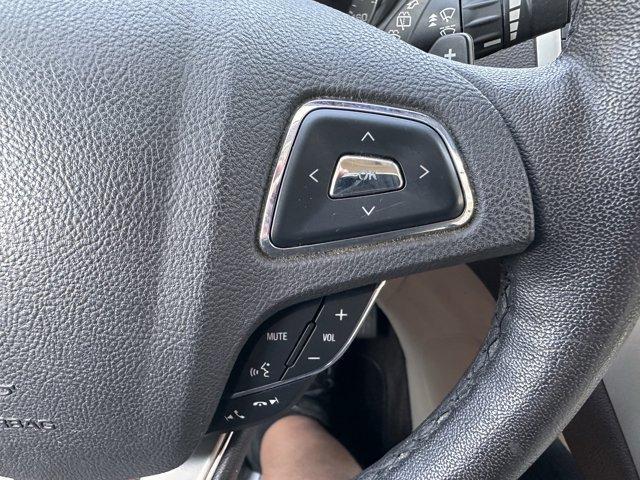 Photo of 2019 White Platinum Tri-Coat Metallic Lincoln MKC