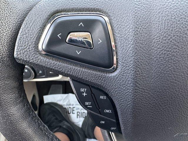 Photo of 2019 White Platinum Tri-Coat Metallic Lincoln MKC