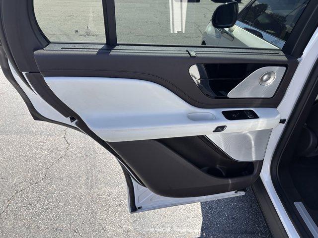 Photo of 2023 Pristine White Lincoln Aviator