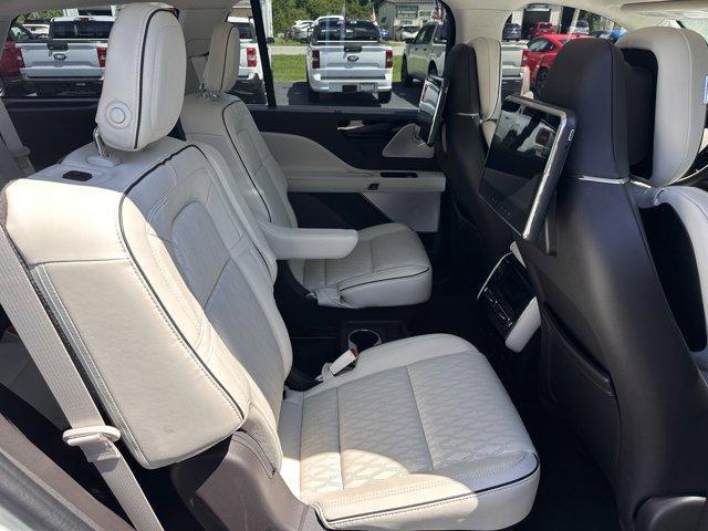 Photo of 2023 Pristine White Lincoln Aviator