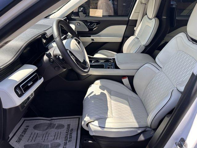 Photo of 2023 Pristine White Lincoln Aviator