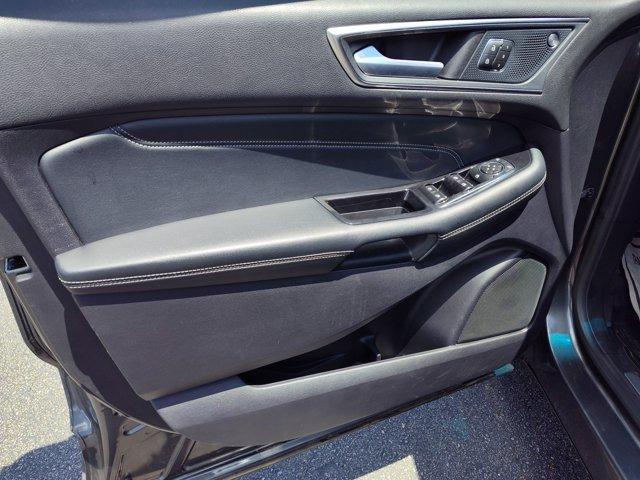Photo of 2019 Magnetic Metallic Ford Edge