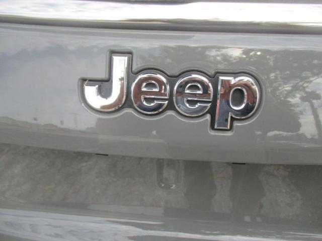 Photo of 2021 Gray Jeep Compass