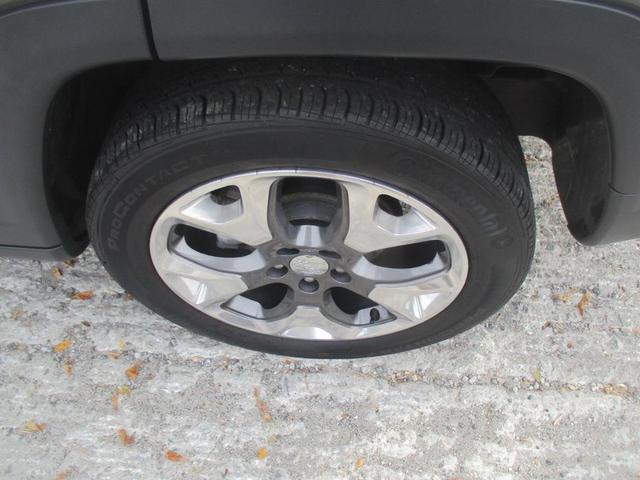 Photo of 2021 Gray Jeep Compass