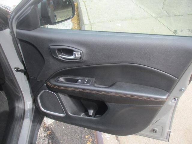 Photo of 2021 Gray Jeep Compass