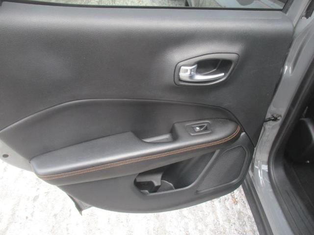 Photo of 2021 Gray Jeep Compass