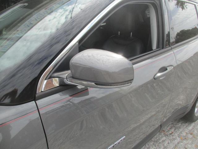 Photo of 2021 Gray Jeep Compass