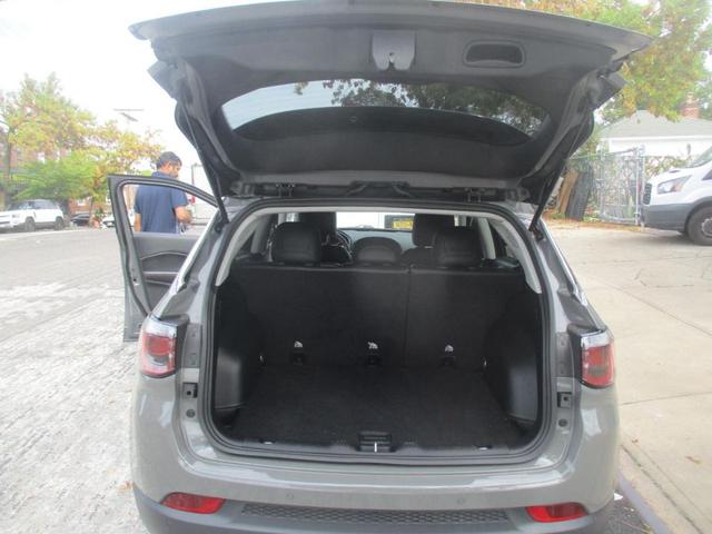 Photo of 2021 Gray Jeep Compass