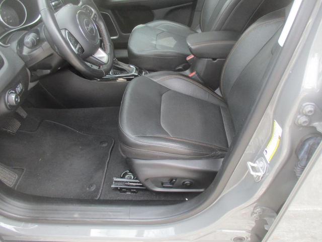 Photo of 2021 Gray Jeep Compass