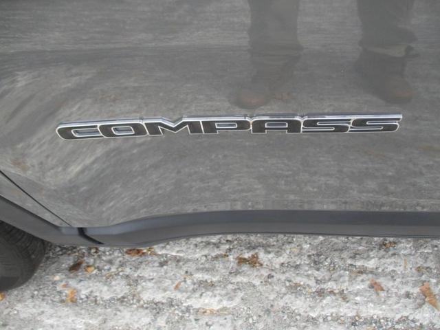 Photo of 2021 Gray Jeep Compass