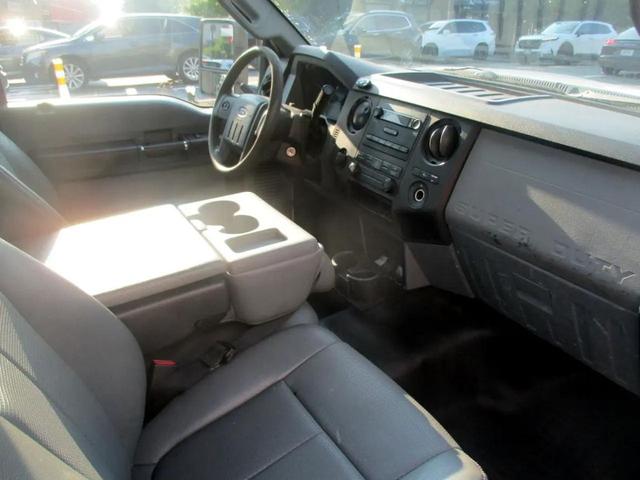 Photo of 2015 White Ford F-250