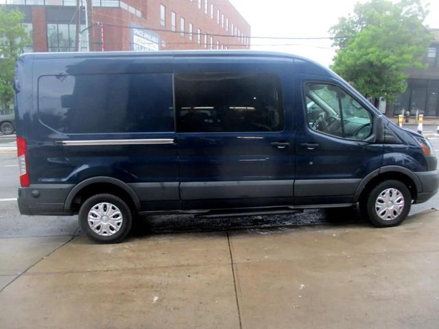 Photo of 2018 Blue Ford Transit-250