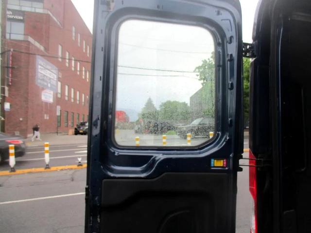 Photo of 2018 Blue Ford Transit-250
