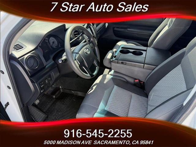 Photo of 2016 Super White Toyota Tundra