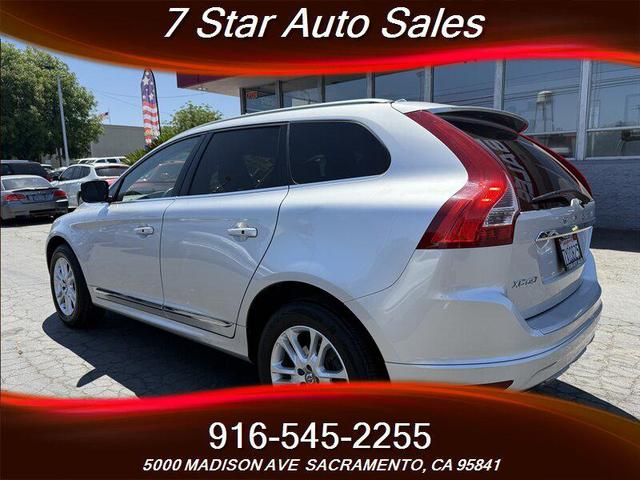 Photo of 2016 Bright Silver Metallic Volvo XC60