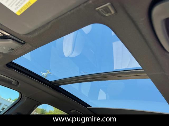 Photo of 2022 Mineral White Metallic BMW X5