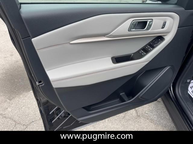 Photo of 2025 Agate Black Metallic Ford Explorer