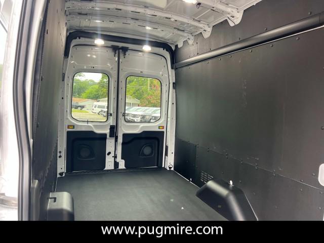 Photo of 2025 Oxford White Ford Transit-350