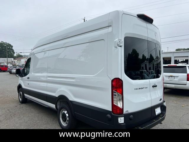 Photo of 2025 Oxford White Ford Transit-350