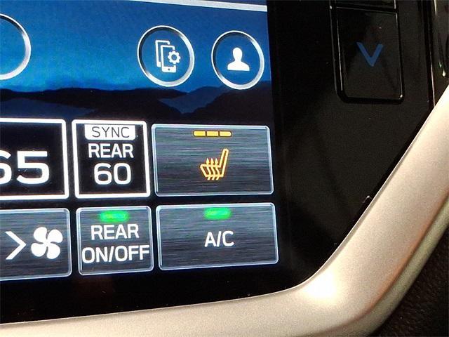 Photo of 2024 Crystal White Pearl Subaru Ascent