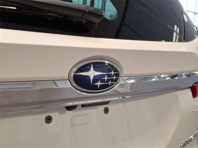 Photo of 2024 Crystal White Pearl Subaru Ascent