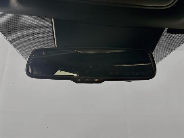 Photo of 2024 Everlasting Silver Kia Telluride