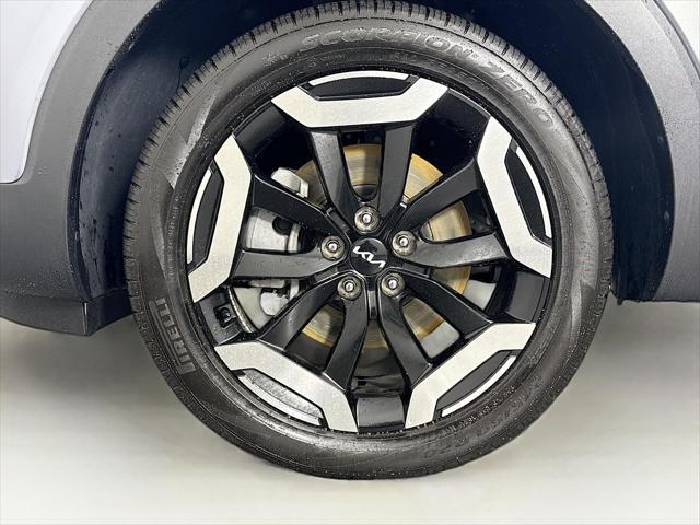 Photo of 2024 Everlasting Silver Kia Telluride