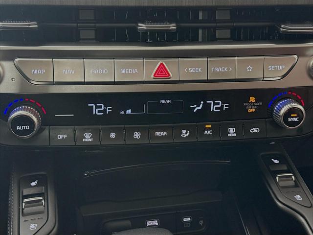 Photo of 2024 Everlasting Silver Kia Telluride