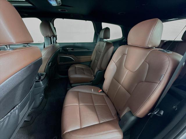 Photo of 2024 Everlasting Silver Kia Telluride