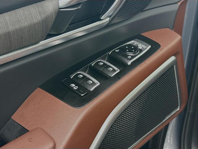 Photo of 2024 Everlasting Silver Kia Telluride