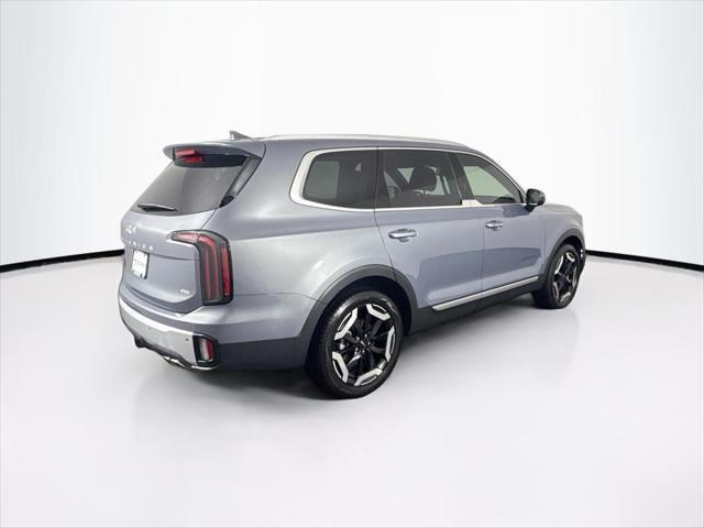Photo of 2024 Everlasting Silver Kia Telluride