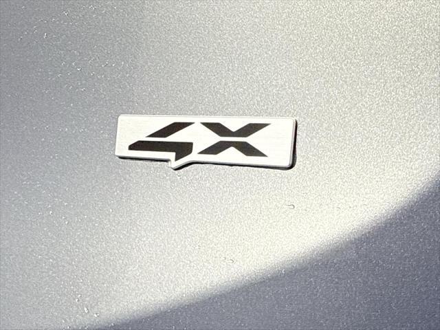Photo of 2024 Everlasting Silver Kia Telluride