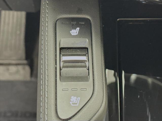 Photo of 2024 Everlasting Silver Kia Telluride