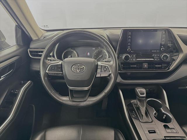 Photo of 2022 Magnetic Gray Metallic Toyota Highlander