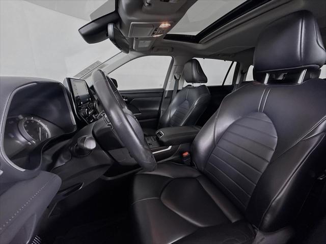 Photo of 2022 Magnetic Gray Metallic Toyota Highlander