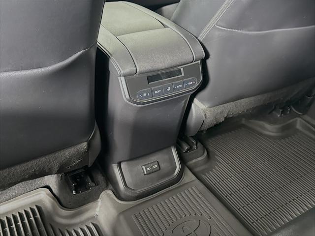 Photo of 2022 Magnetic Gray Metallic Toyota Highlander